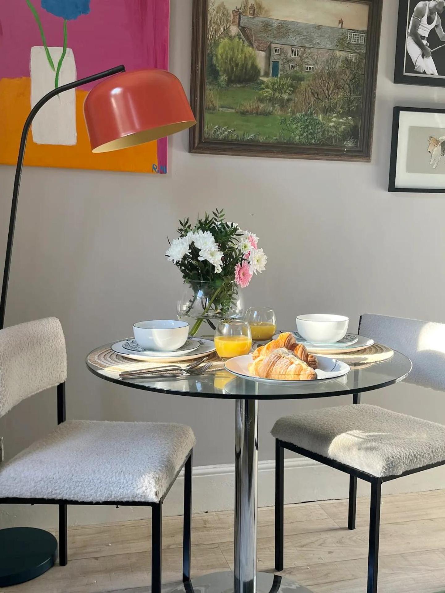 Charming In Battersea Apartment