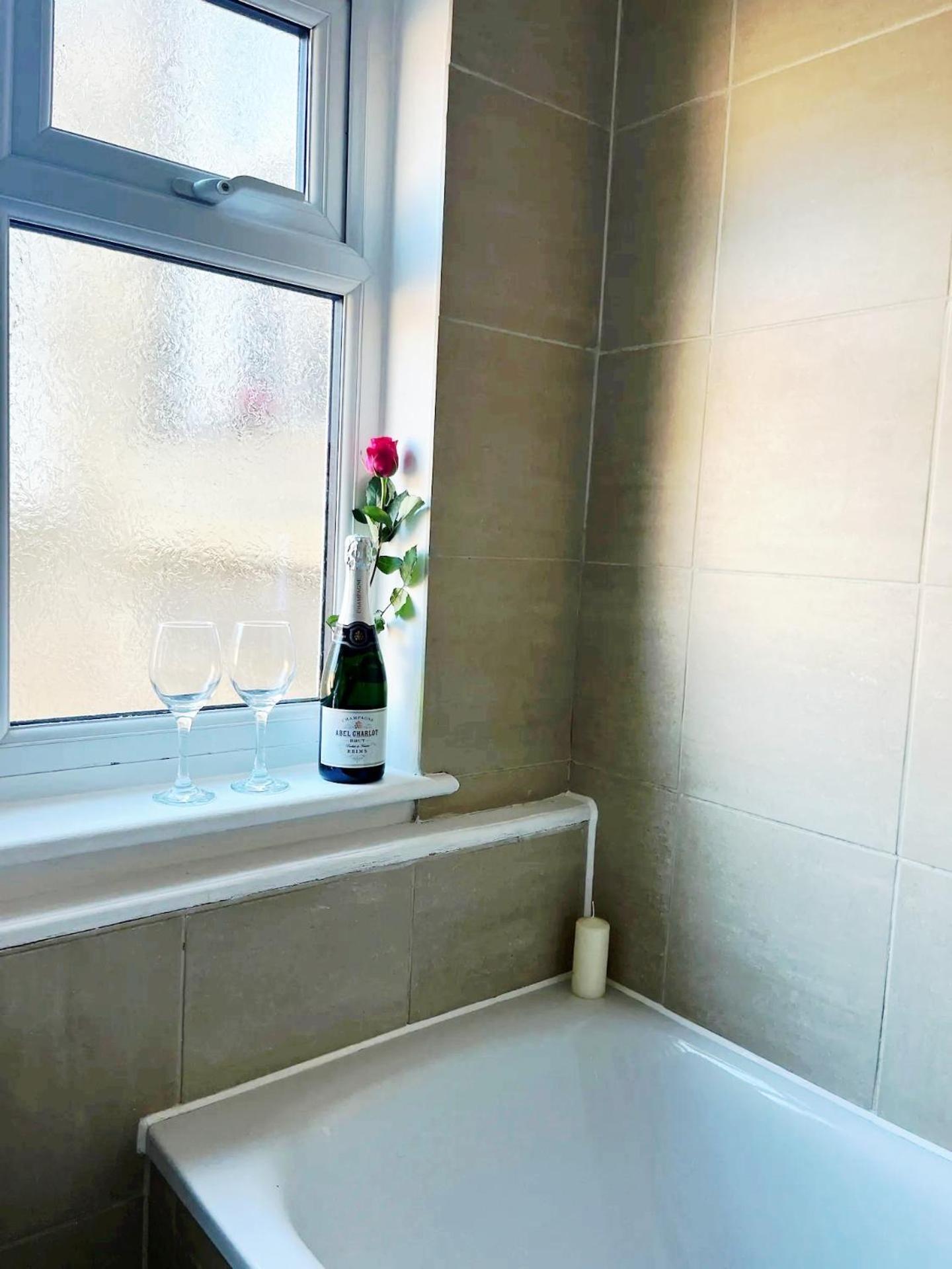 Charming In Battersea Apartment